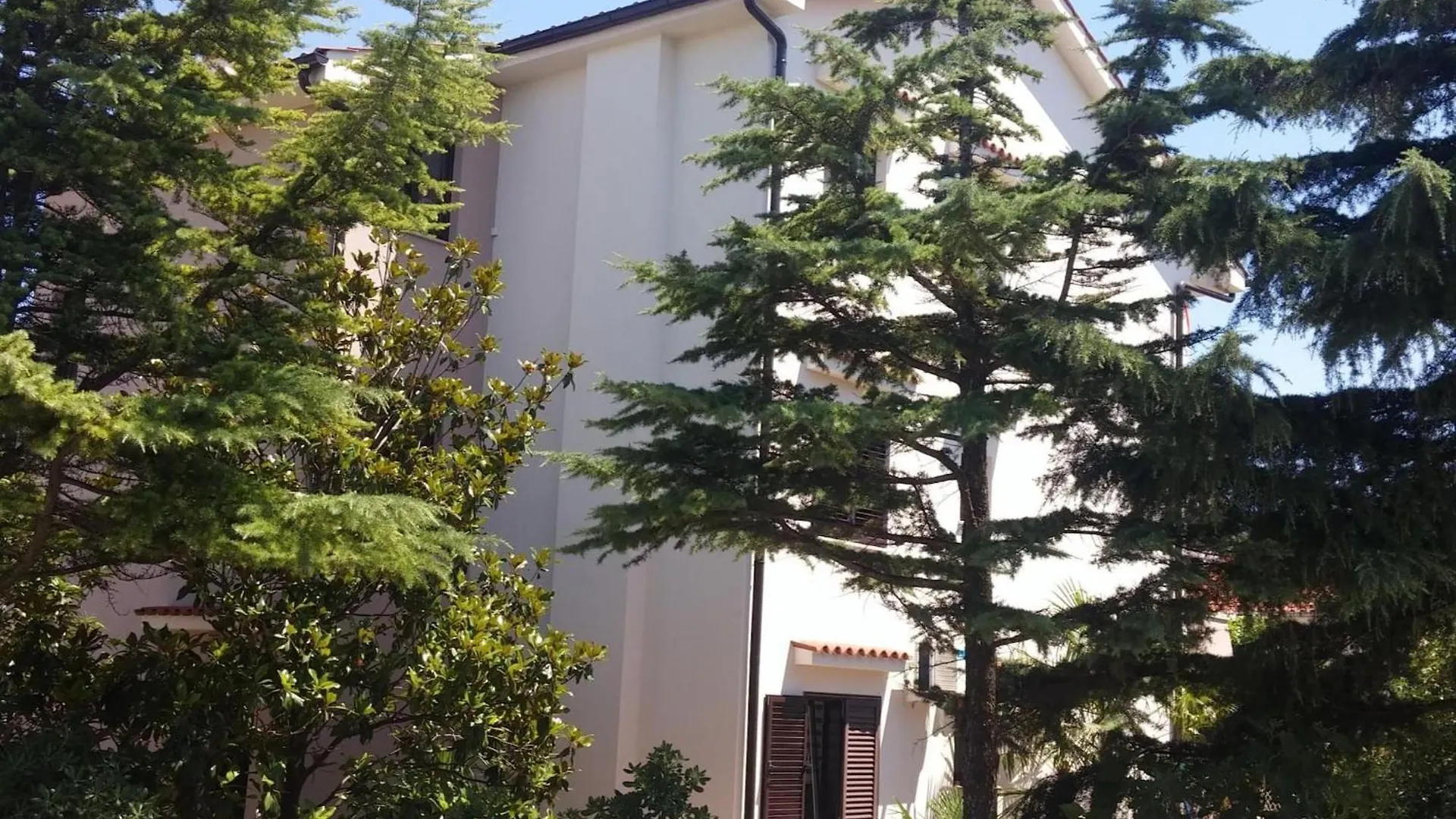 Scenic And Refined Krk Apartment With Terrace - One Bedroom Apartment With Terrace Krk Town